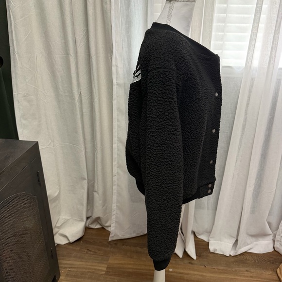 Victoria's Secret Hawaii Sherpa Letterman Jacket Size S - Picture 4 of 8